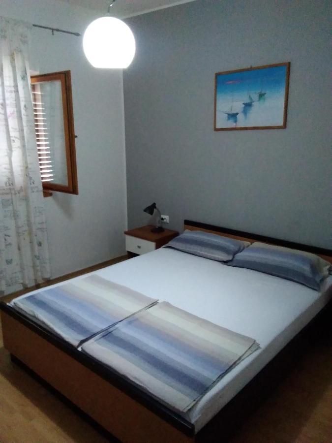 Villa House " Bond " Tisno Exterior foto